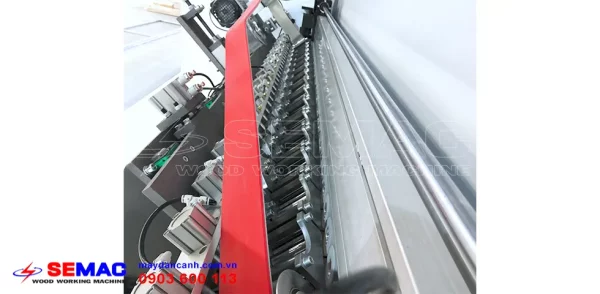 Băng tải rulo ép nghiêng máy dán cạnh thẳng nghiêng noline - COMBINE ARC 12