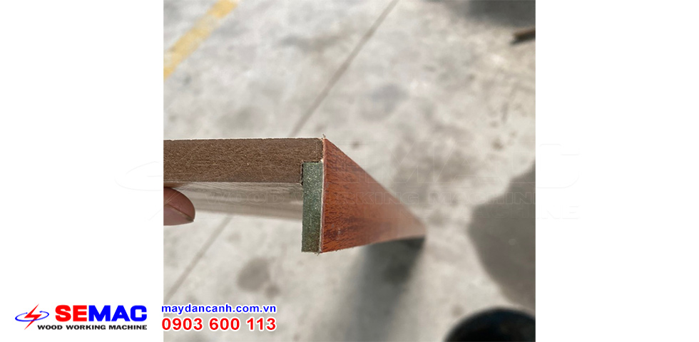 may-dan-canh-nep-l-khung-bao-cua Máy dán cạnh nẹp L khung bao cửa | Quốc Duy