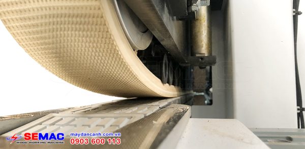 Băng tải belt máy dán cạnh cửa đi