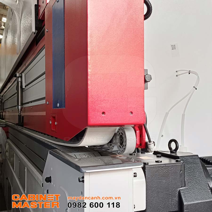 Bộ phận ép bằng dây đai máy dán laser