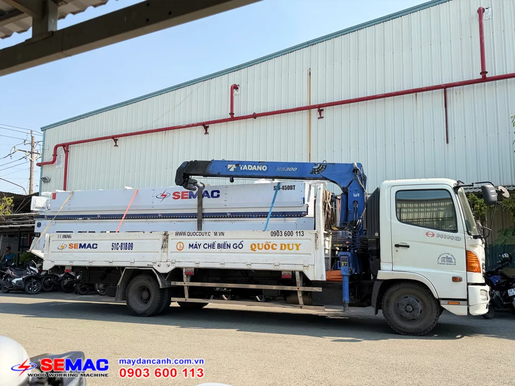 Máy dán cạnh 45 độ chuyên cánh tủ bếp